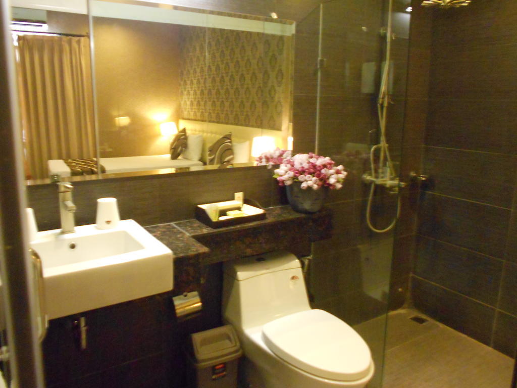 Venus Hotel Hanoi Exterior photo